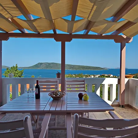 Agnantema Seaview *